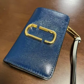 네이비 접이식 지갑 골드 금장 장식 포함