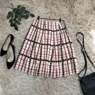 6658 닥스 플레어 스커트 [ 40 ] 화이트 계열/도트/실크 100%