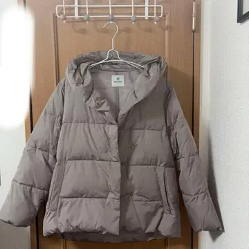 미사용 새상품! nano universe 후드 부착 패딩 자켓 베이지