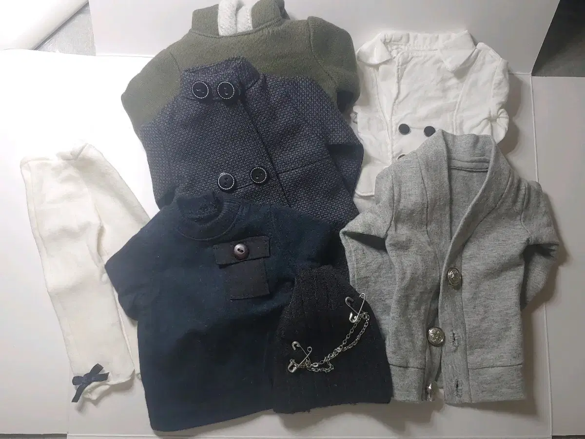 Ball-jointed doll (BJD) MSD boy outfit bulk sale + free gift