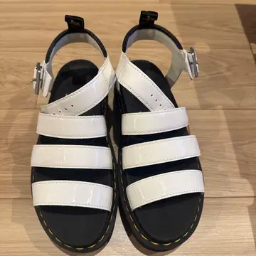 [ 미사용 ] Dr.Martins 화이트 샌들