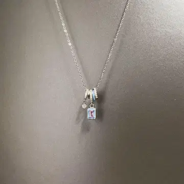 실버 참 포함 목걸이