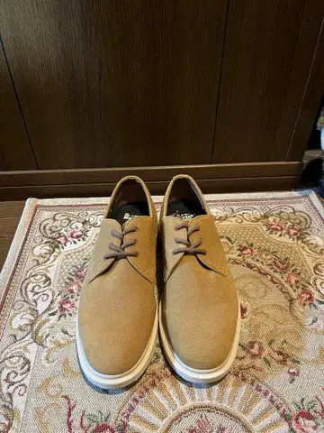 닥터마틴 스웨이드 스니커즈 EU38