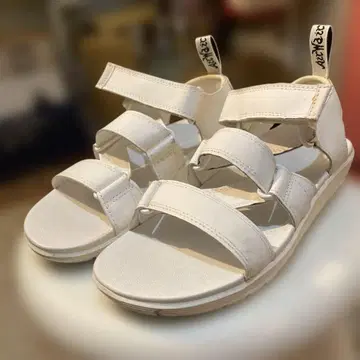 닥터마틴 샌들 사용감 있음