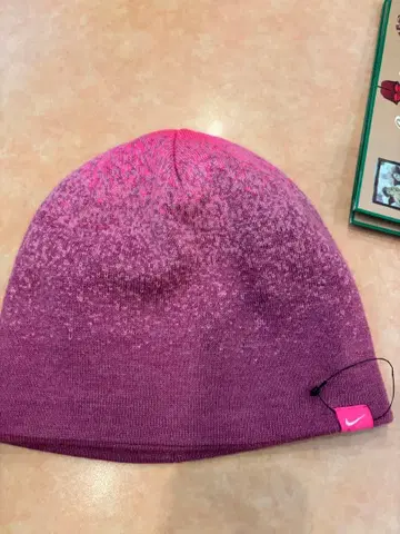 Nike 그라데이션 핑크 니트 모자