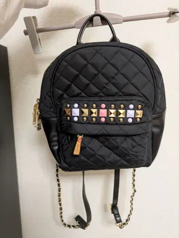 Rady 스터드 부착 퀼팅 백팩