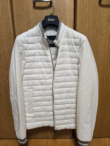 Herno 화이트 다운 자켓