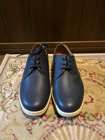 닥터마틴 네이비 로퍼 스니커즈