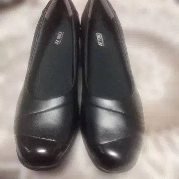 YONEX 블랙 플랫슈즈