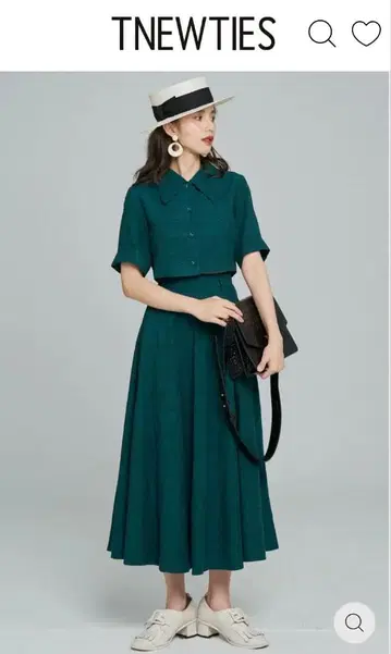 tnewties 투엔티즈 셋업 기린에게 빵을 먹여줘