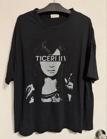 [ 오니츠카 치히로 ] TIGERLILY T셔츠 2016 라이브 굿즈