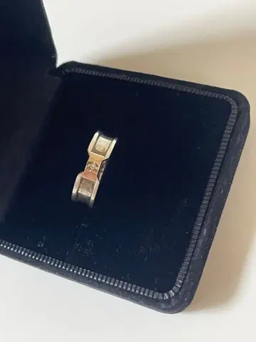 실버 반지 중앙 스톤 포함