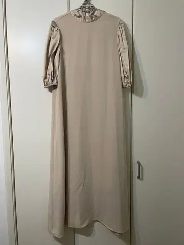 넥 리본 새틴 절개 원피스 드레스