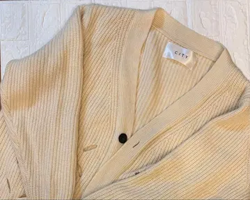 CITY 크림색 가디건