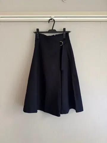 블랙 플레어 스커트 사이드 지퍼