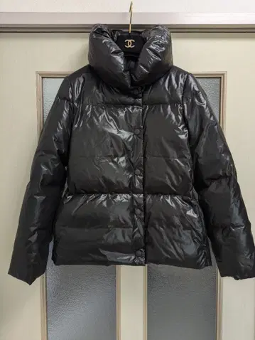 [새상품급] 내추럴 뷰티 숏 다운 블랙 36