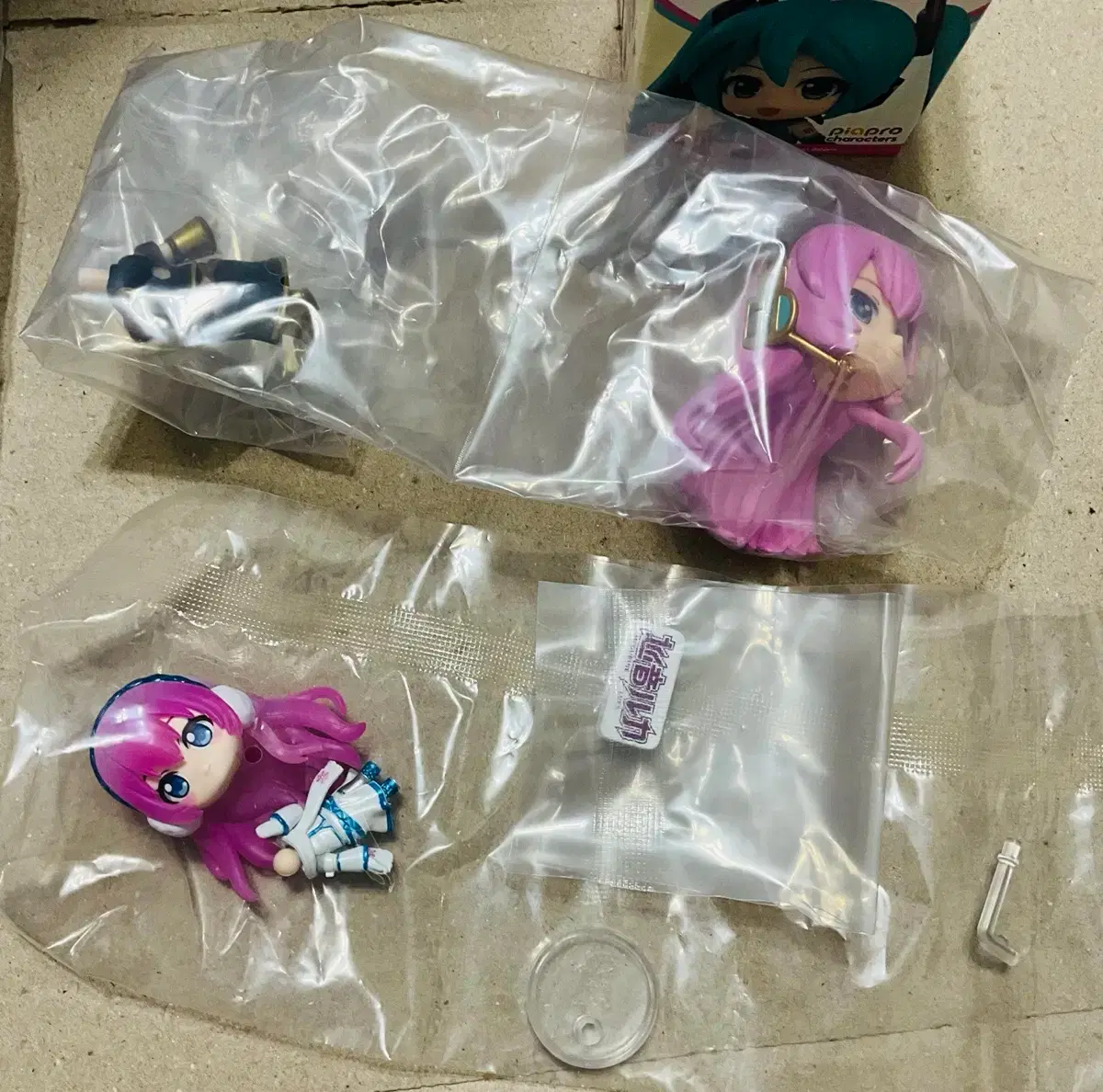 Vocaloid Nendo Surprise Luka Figure