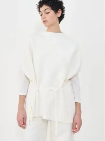 GALERIE VIE 화이트 베스트