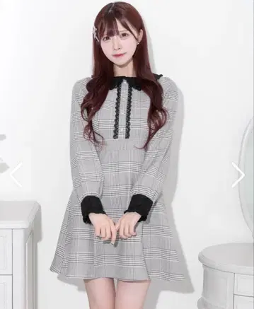 pium 피움 비쥬 버튼 프릴 칼라 원피스