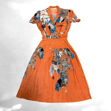 [ 새상품급 ] 이타리야 일본풍 패턴 오렌지 플리츠 원피스