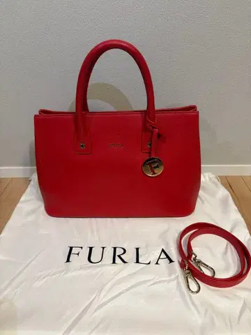 FURLA 핸드백 빨간색 숄더 스트랩 포함
