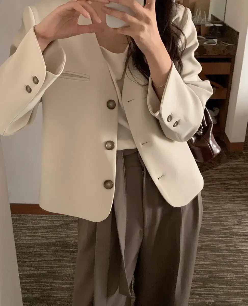 Melrose Mood Renault Kara Jacket beige F guest look gaeul jumper jacket