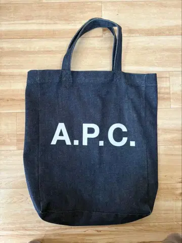 A.P.C. 다크 블루 토트백