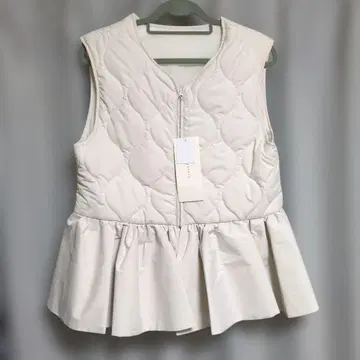 고베 레터스 아이보리 퀼팅 다운 베스트