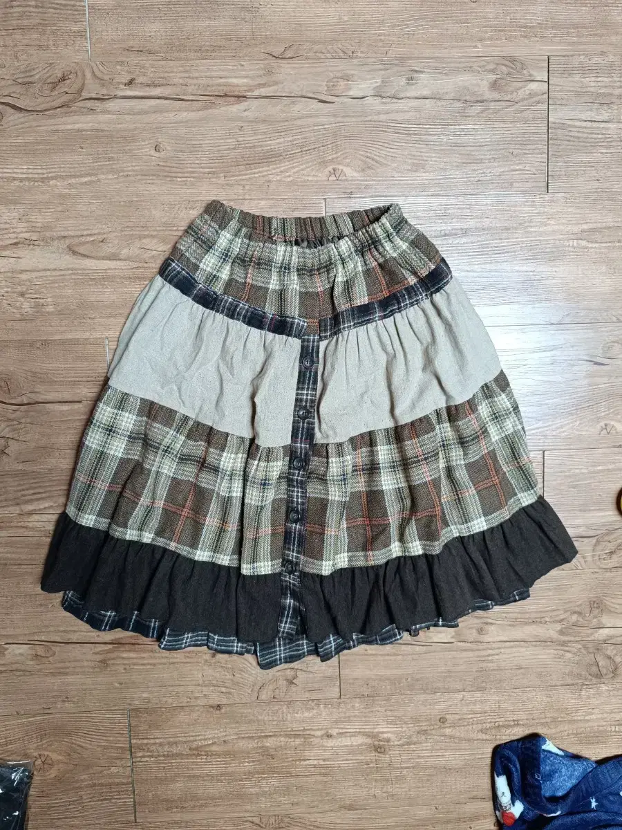 Voluminous banding skirt fall winter