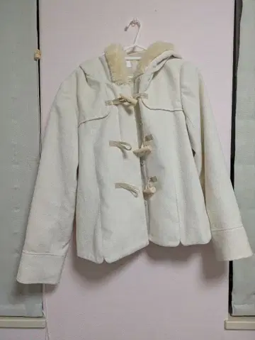 ARROW 화이트 더플 코트