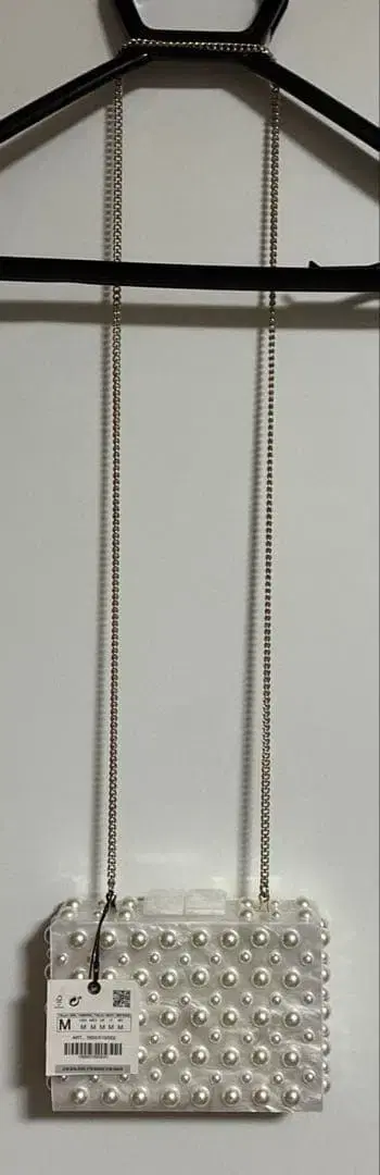 미사용 새상품 자라 화이트 펄 장식 각 잡힌 파티 백