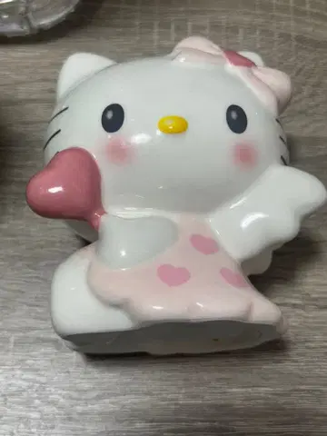 산리오 헬로키티 엔젤 저금통(핑크)