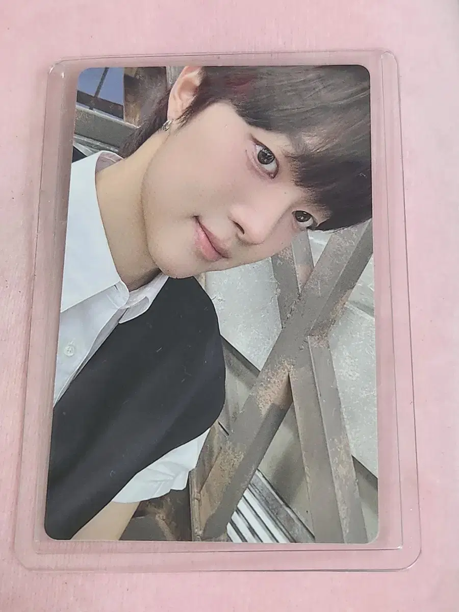 Uiju Weverse pre-order benefit wts!