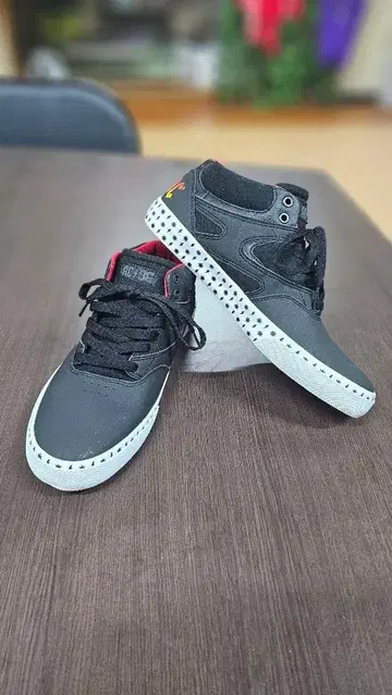 DC 스니커즈 AC 콜라보