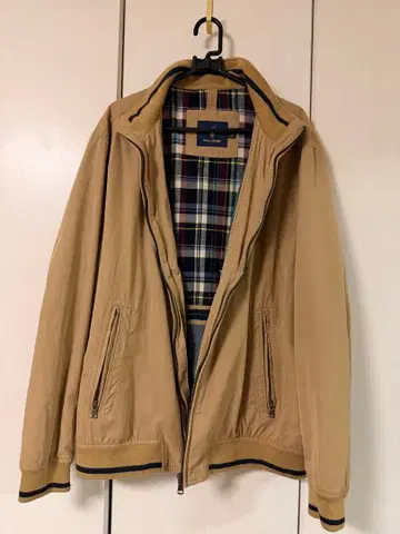 베이지 체크 무늬 안감 집업 자켓