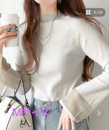 [새상품] CLASSICAL ELF 소매 시어 하이넥 리브 니트