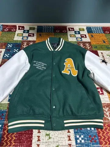 그린/화이트 바시티 자켓