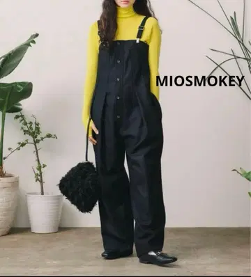 새상품급 MIOSMOKEY JUMP SUIT 올인원