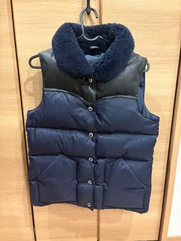 Cape Heights 네이비 다운 베스트 XS