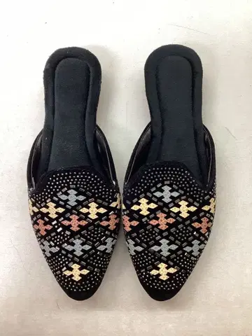 엘레강트한 비즈와 스팽글의 플랫 뮬 슬리퍼