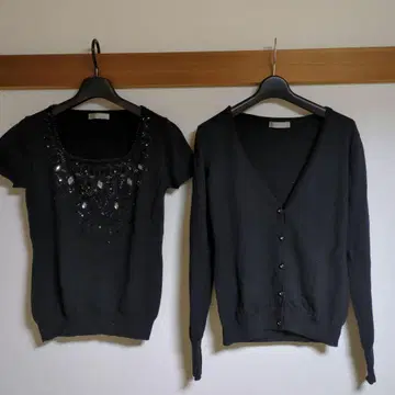 비즈 장식 블랙 반팔 상의와 가디건 앙상블