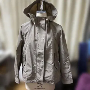 23구 발수/세탁 가능 브라이트 타프타 마운틴 후드티 38(9)