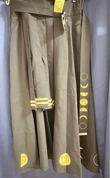 페이보릿 달의 스커트