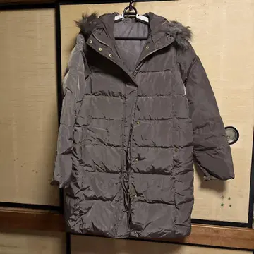 후드 부착 그레이 롱 코트