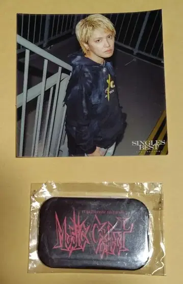 테고시 유야 배지, 스티커