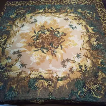 섬세한 레이스 사양, 회화 같은 애니멀 프린트 스카프