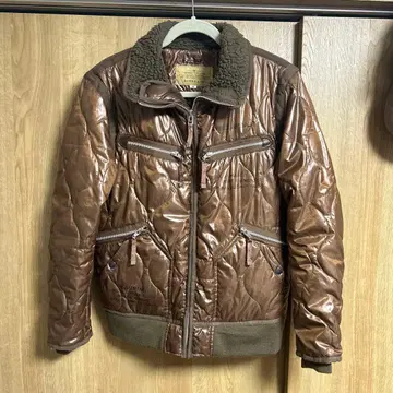 AVIREX 아비렉스 퀼팅 자켓 보아 안감 브라운 로고입 브라운