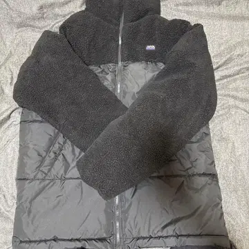 XL 사이즈 블랙 다운 자켓