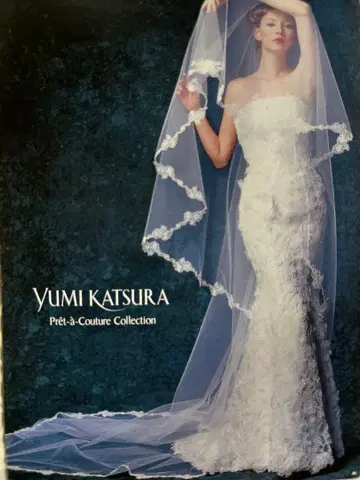 유미 카츠라 웨딩 드레스