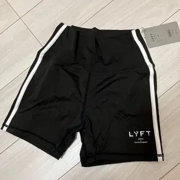 LYFT 블랙 숏팬츠 헬스복